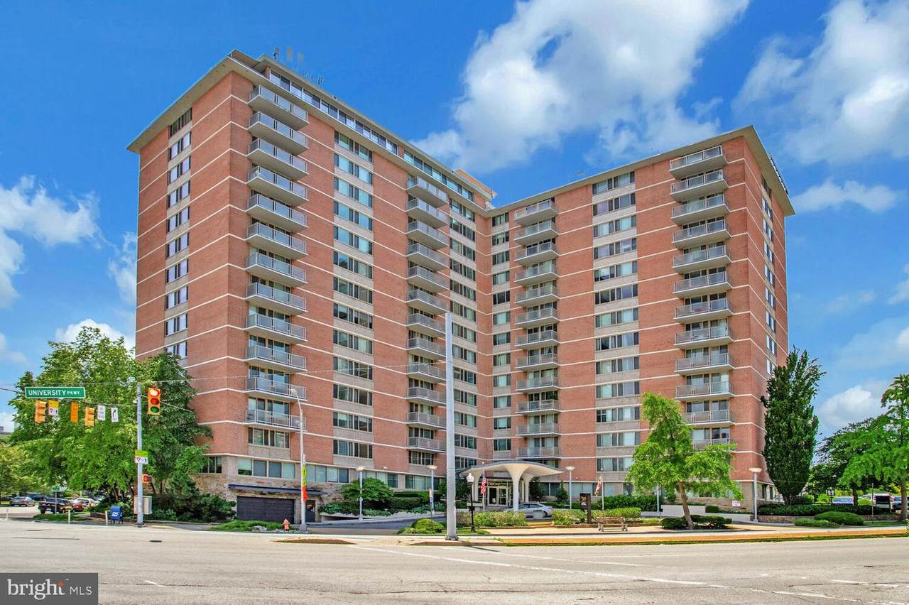 1 University Parkway - Photo 1
