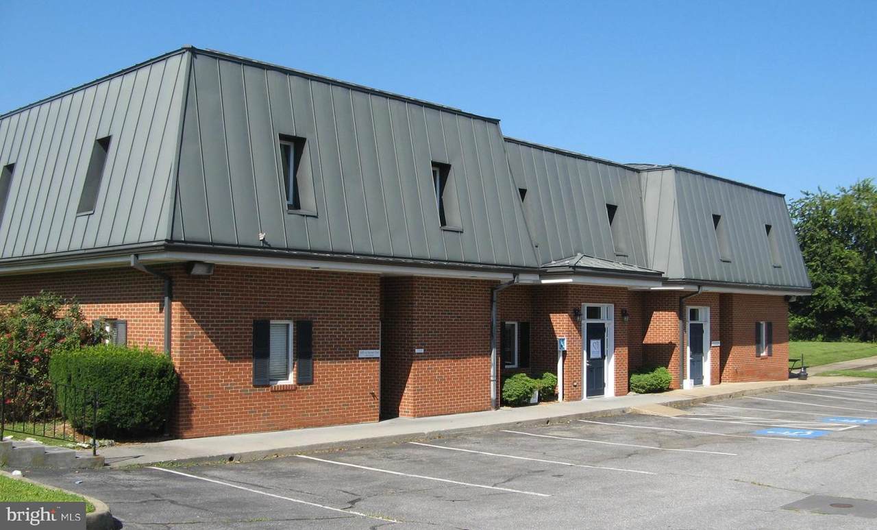 1104 Amherst Street - Photo 1