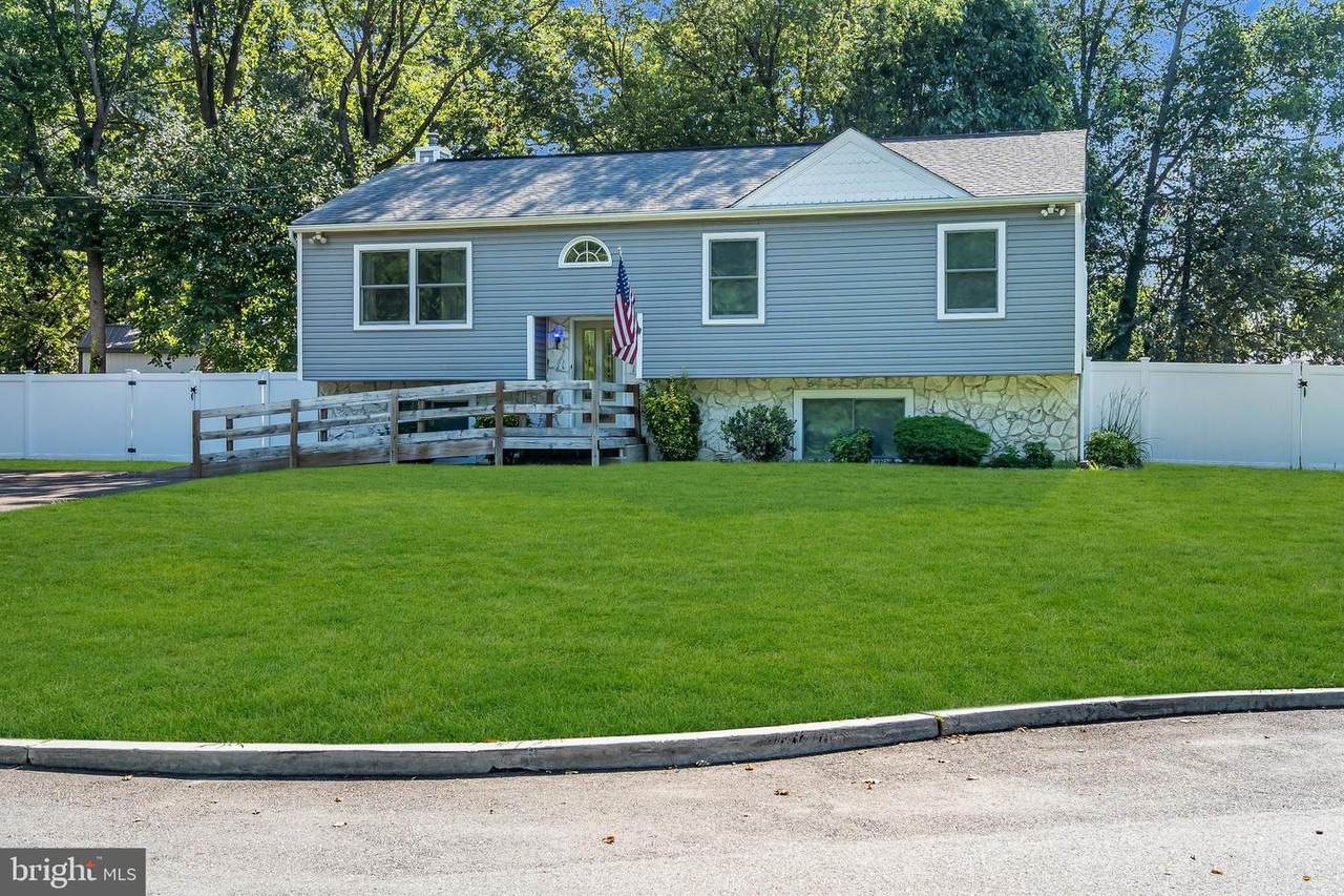 32 Williams Avenue - Photo 1