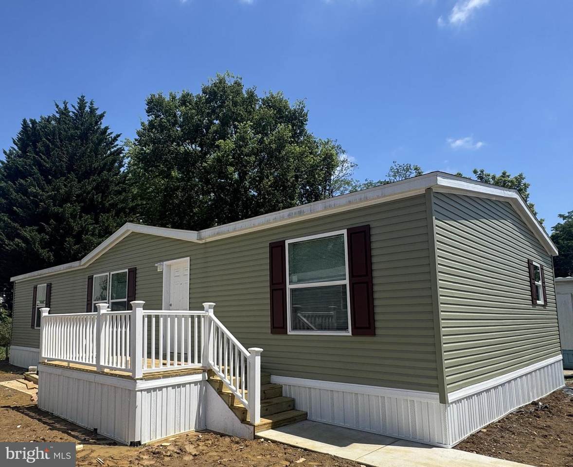 108 Elmwood Drive - Photo 1