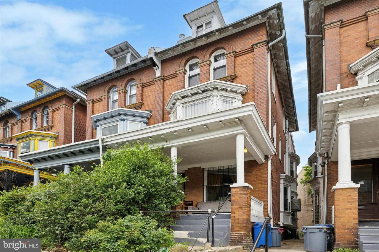 238 45TH Street - Photo 1