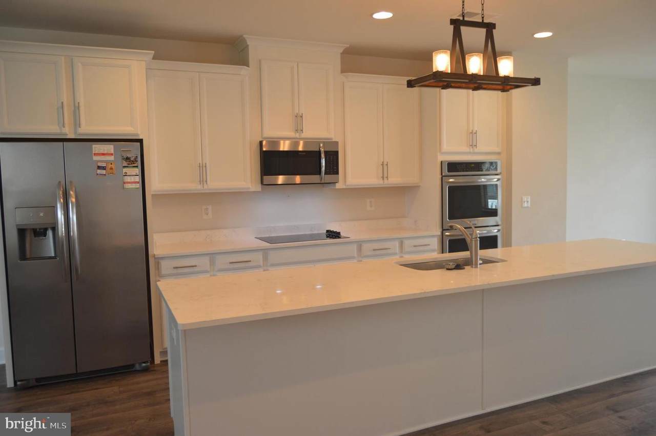9867 Gillum Way - Photo 1
