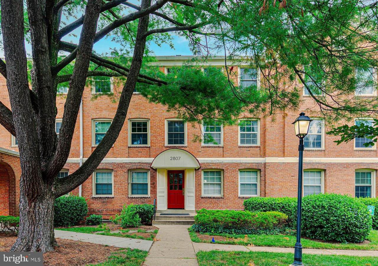 2807 Arlington Boulevard - Photo 1