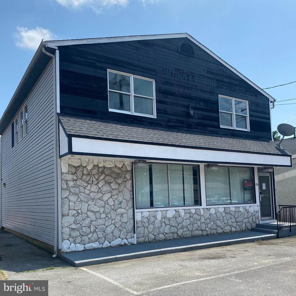176 Broadway - Photo 1