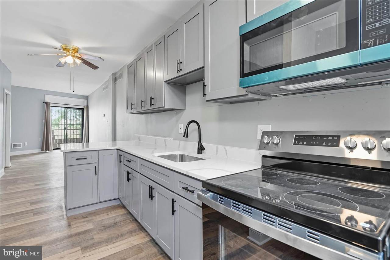 532 Laurens Street - Photo 1