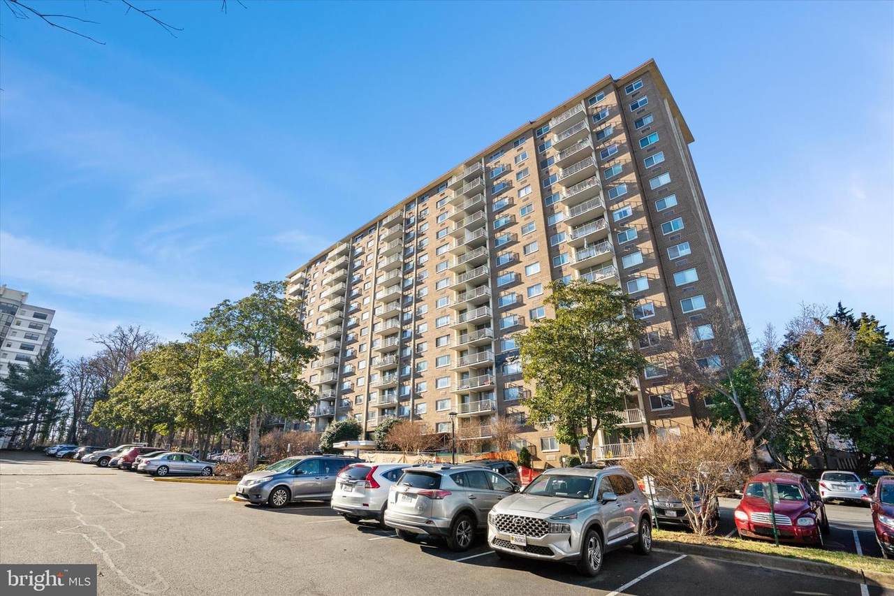 2059 Huntington Avenue - Photo 1