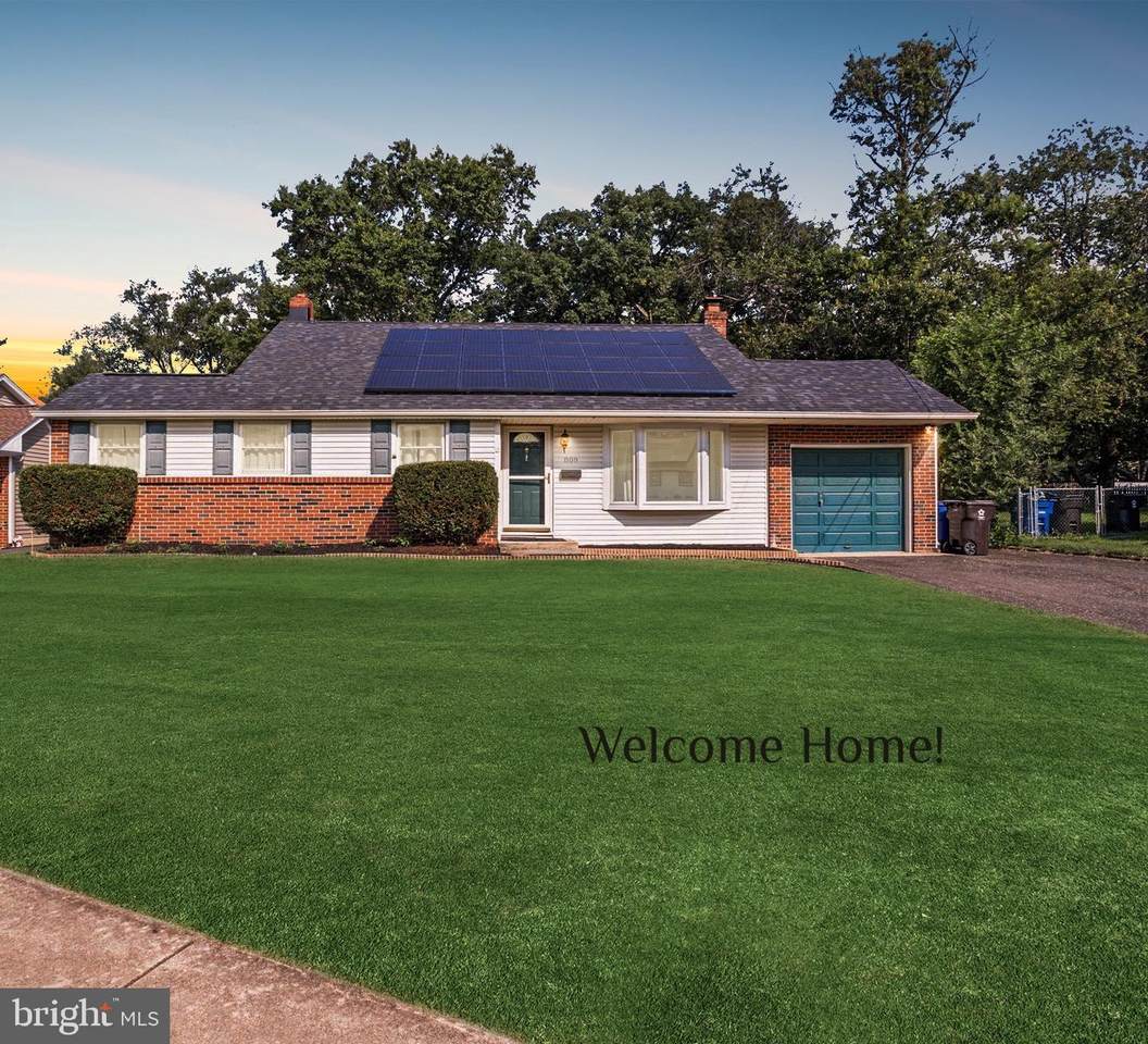 809 Colby Avenue - Photo 1