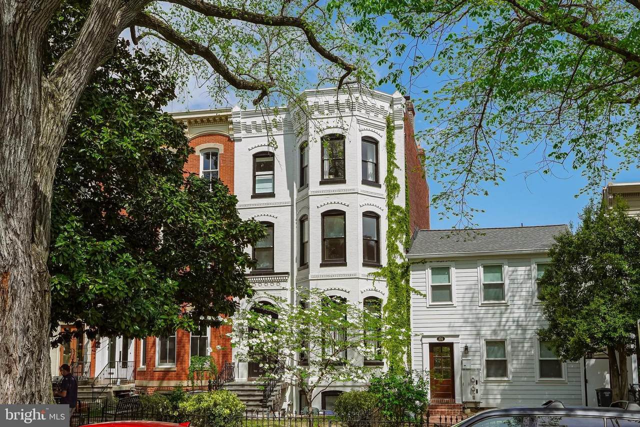 322 Capitol Street - Photo 1