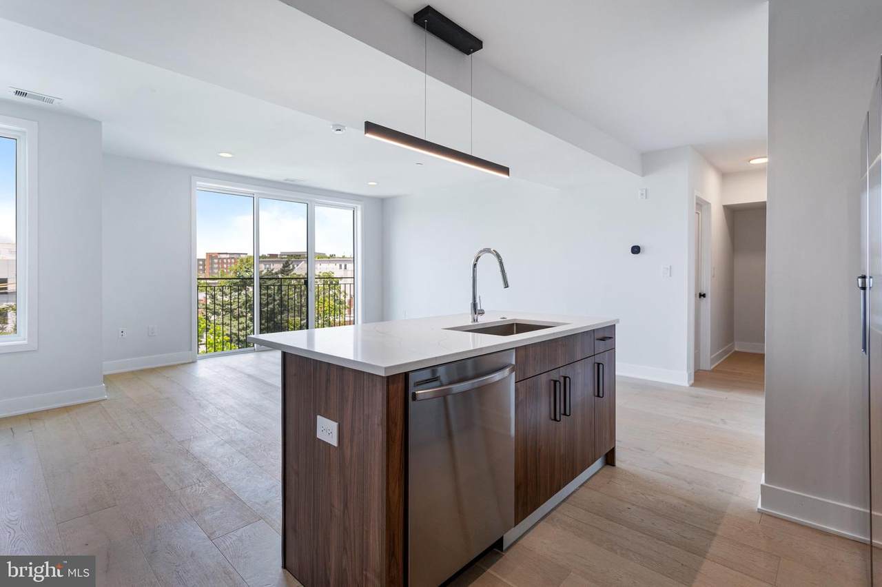 845 19TH Street - Photo 1