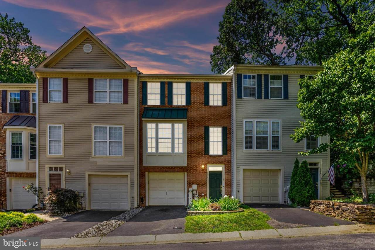 113 Quiet Waters Place - Photo 1