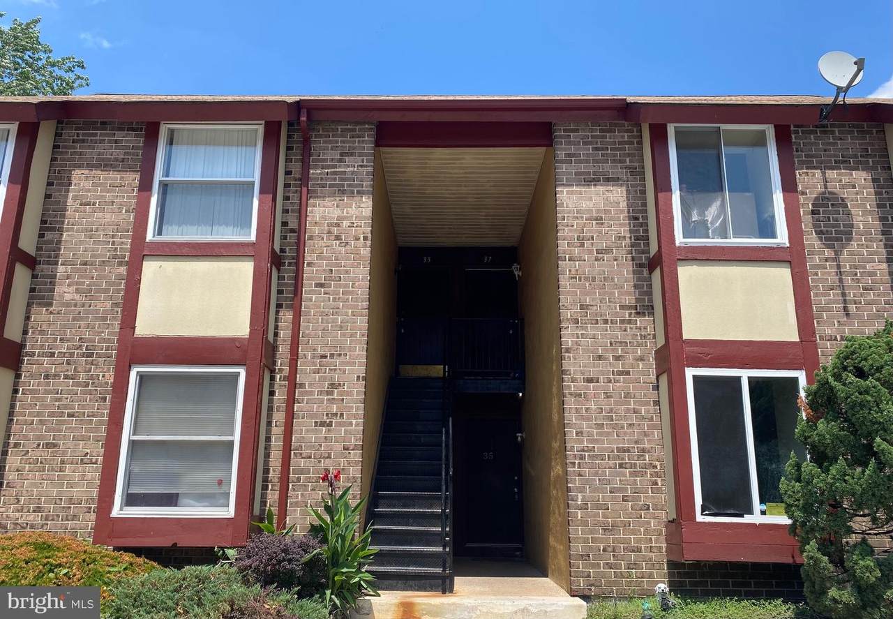 35 Chelsea Circle - Photo 1