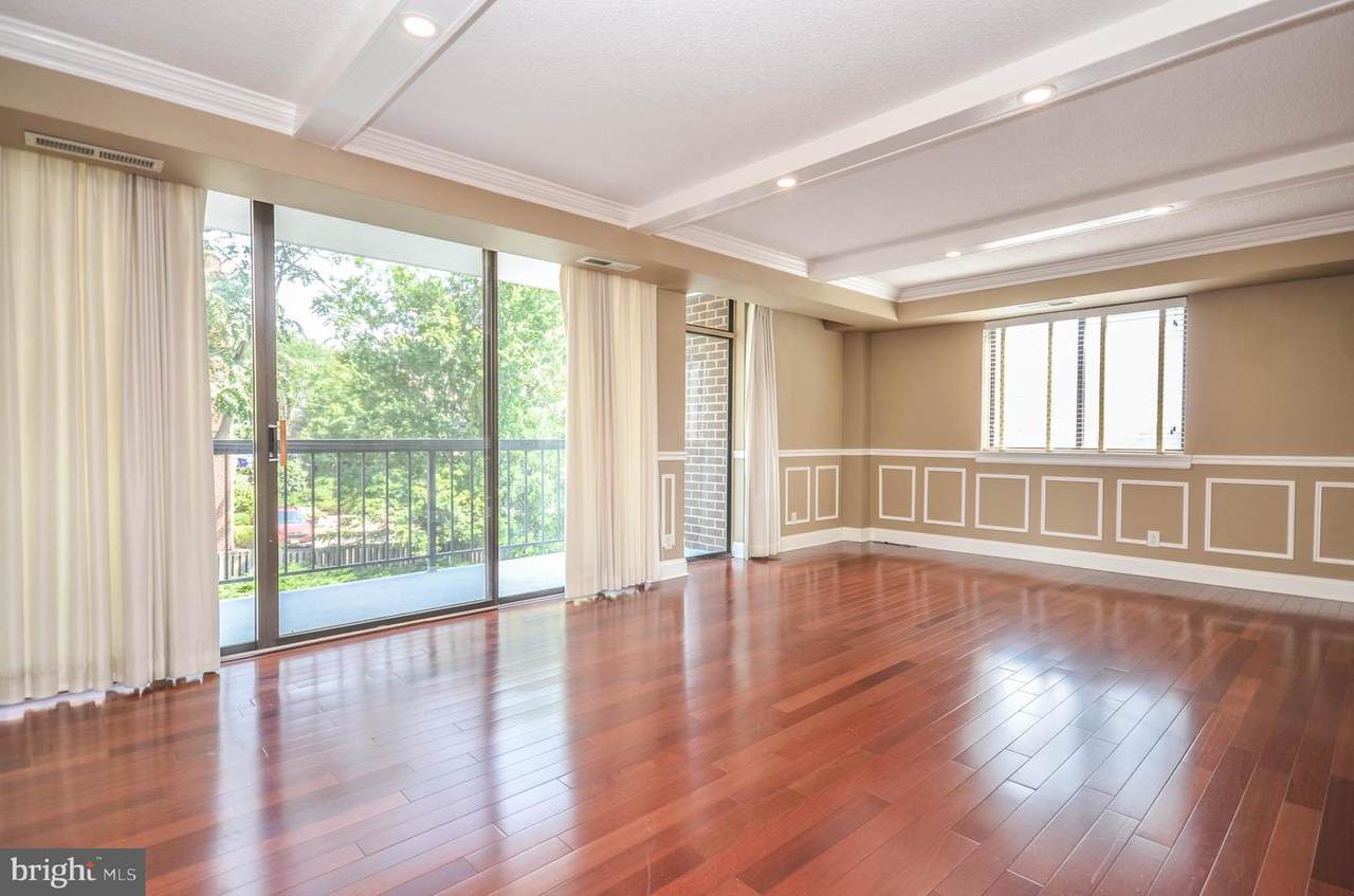 1401 Rhodes Street - Photo 1