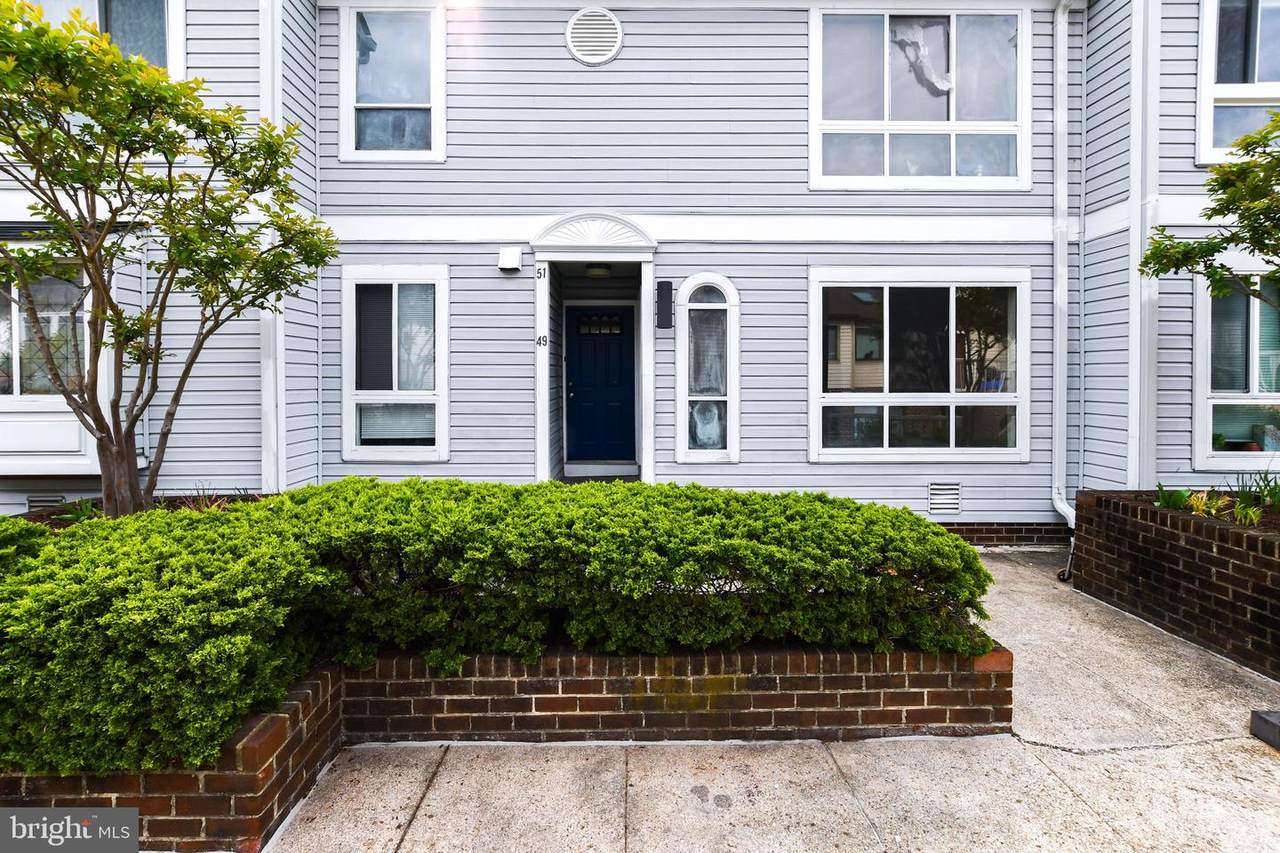 49 Hawthorne Court - Photo 1