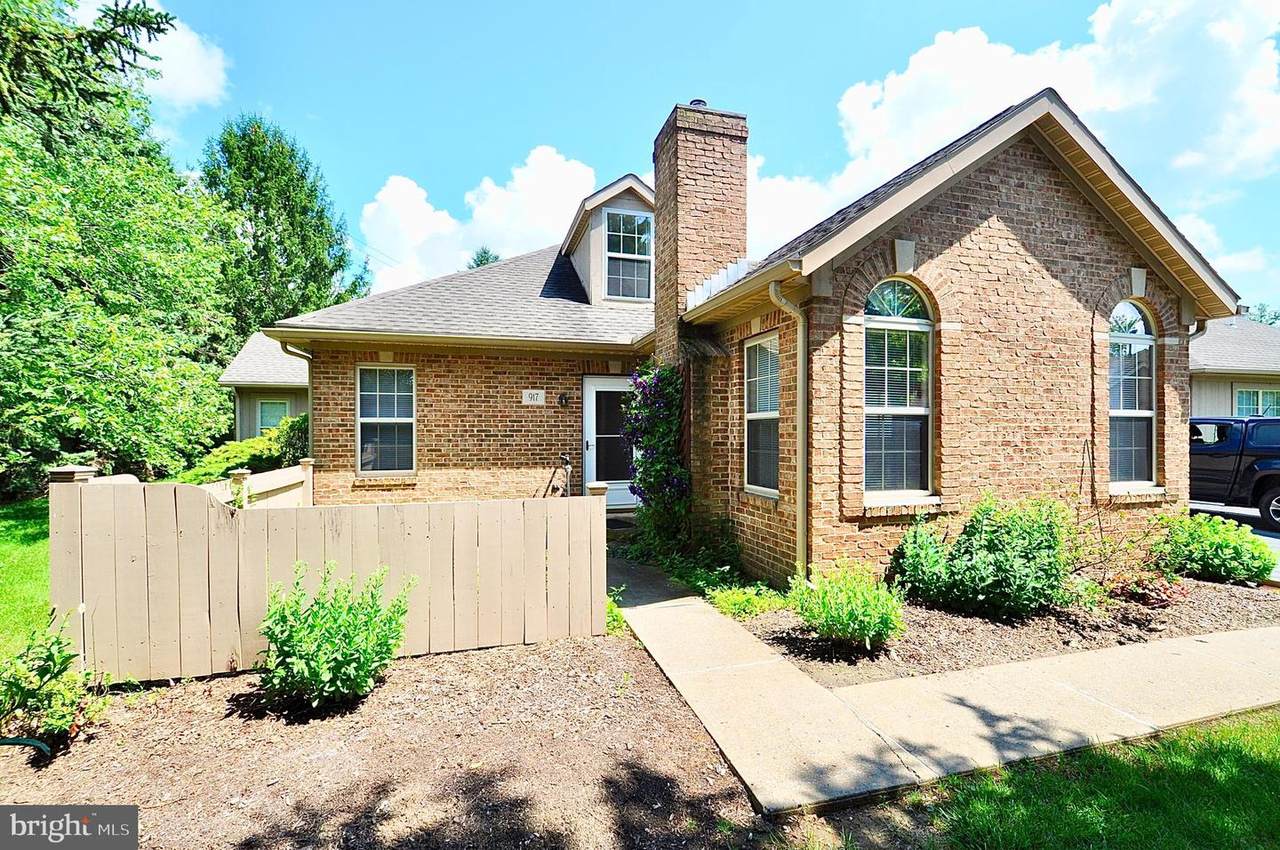 917 Hart Circle - Photo 1