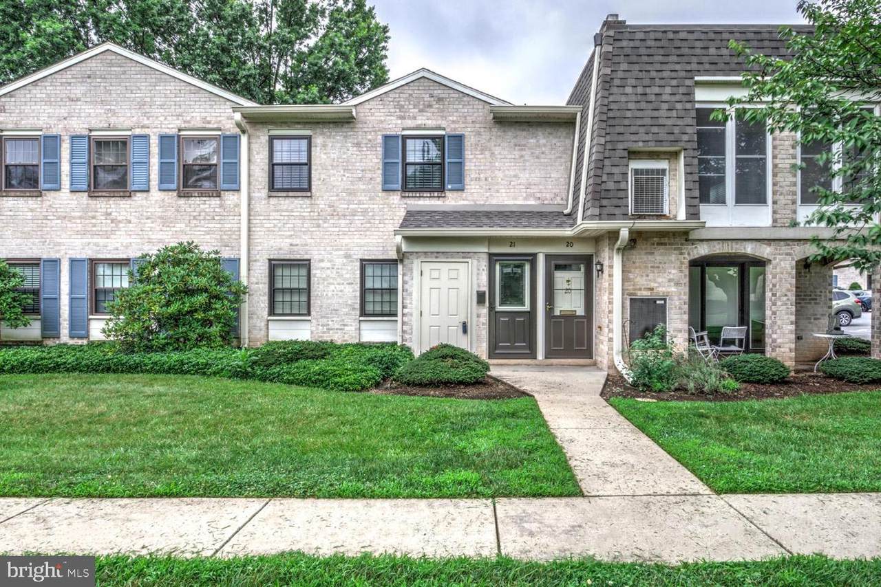 21 Valleybrook Drive - Photo 1