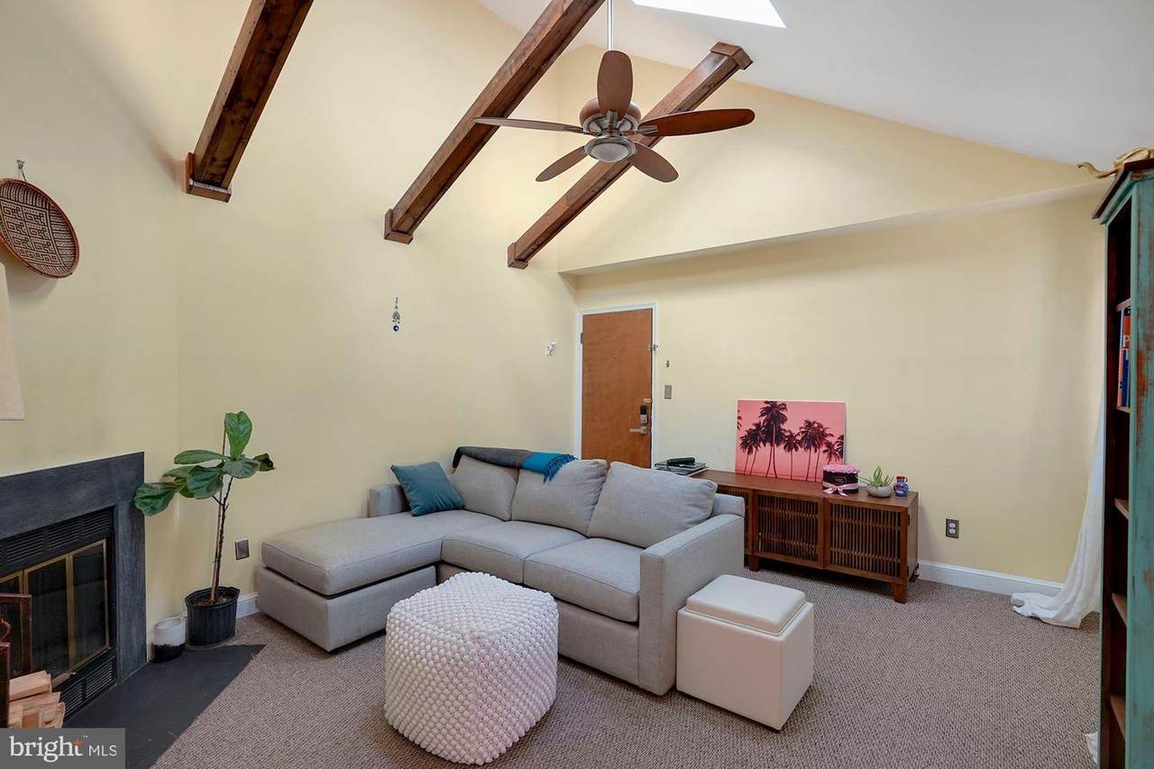 2102 Scott Street - Photo 1
