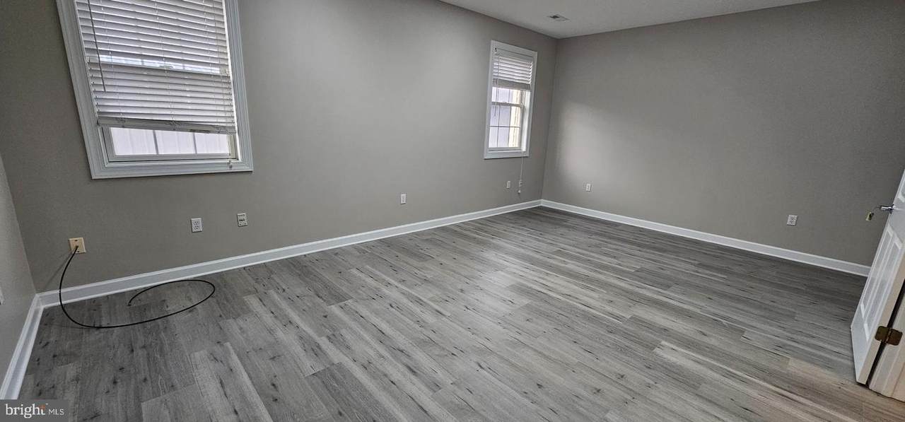 17577 Nassau Commons Boulevard - Photo 1