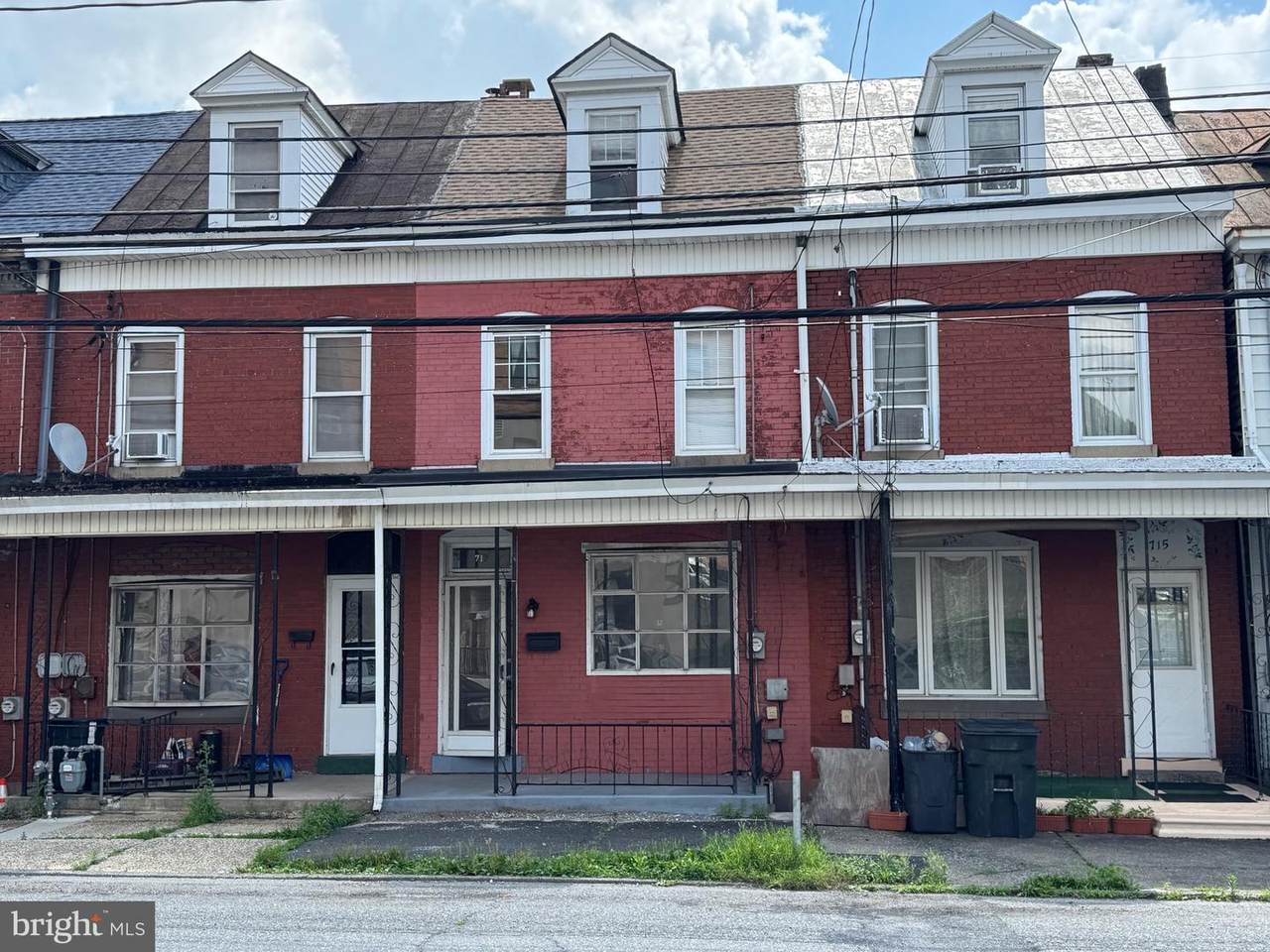 717 Norwegian Street - Photo 1