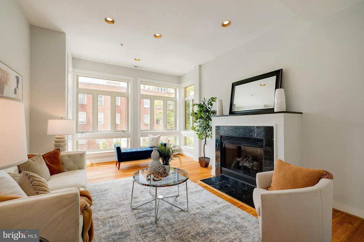 2363 Champlain Street - Photo 1
