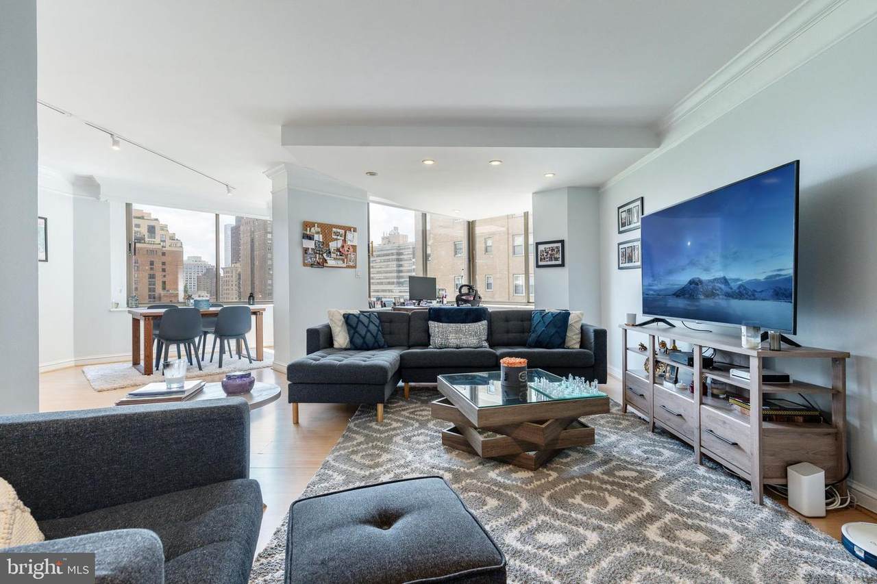 202-10 Rittenhouse Square - Photo 1