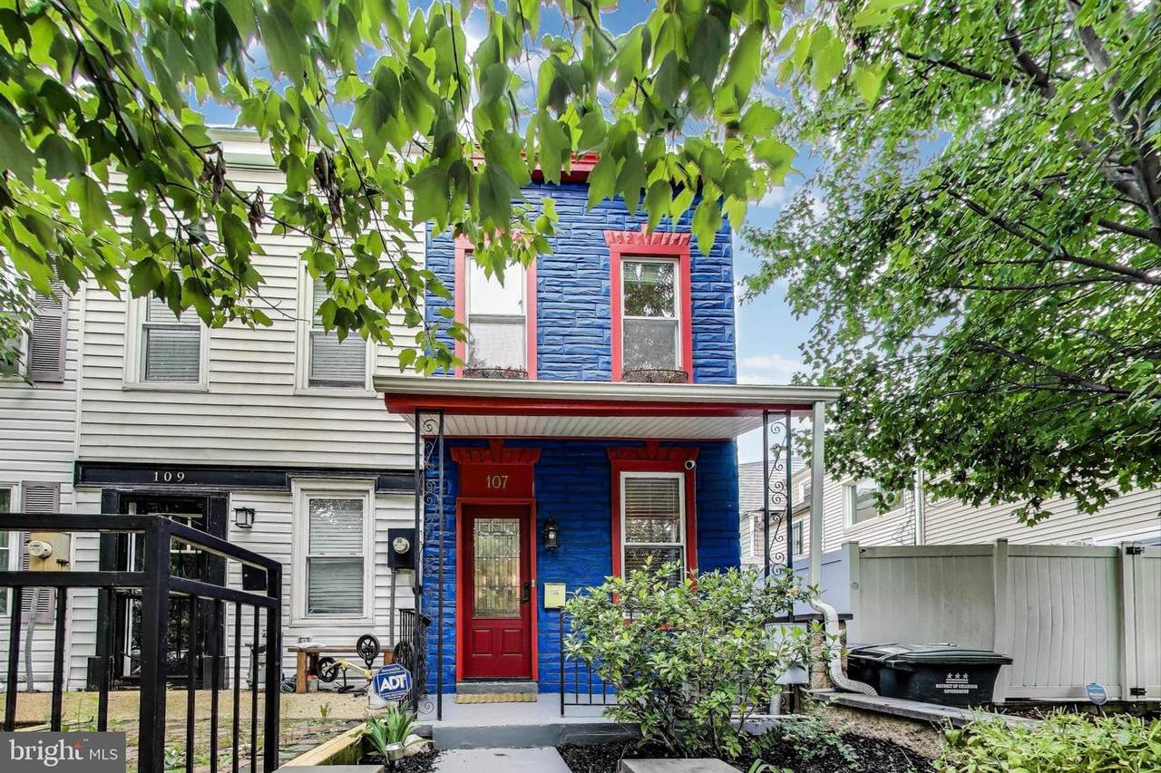 107 16TH Street - Photo 1