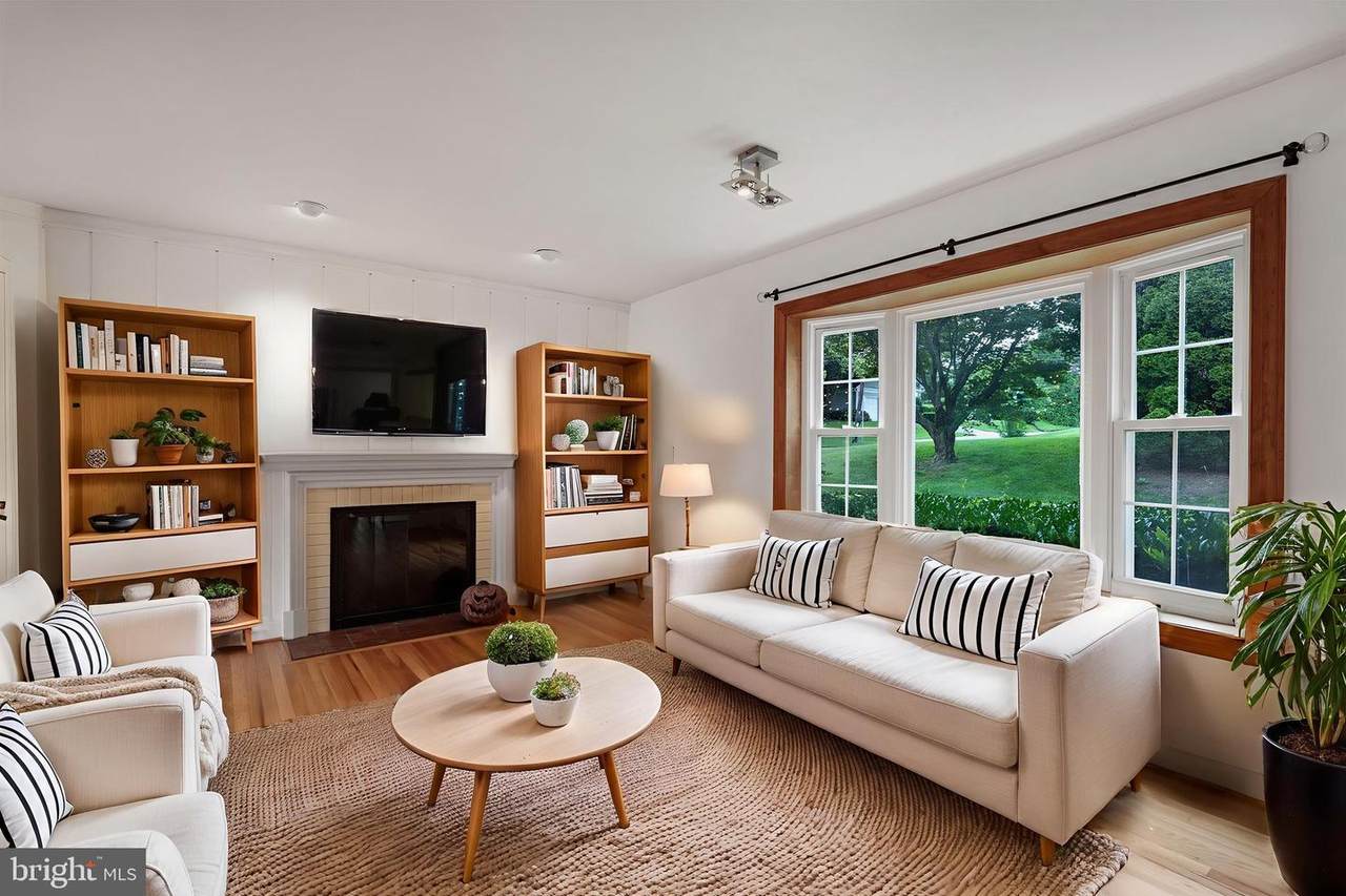 6003 Madawaska Road - Photo 1