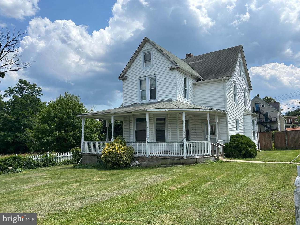 701 43RD Street - Photo 1