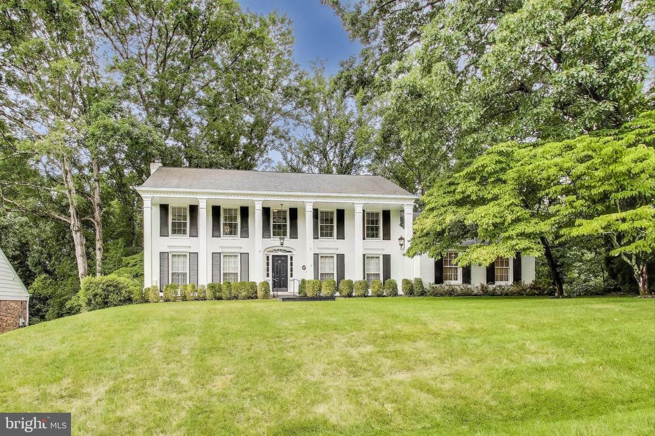 8806 Fox Hills Trail - Photo 1