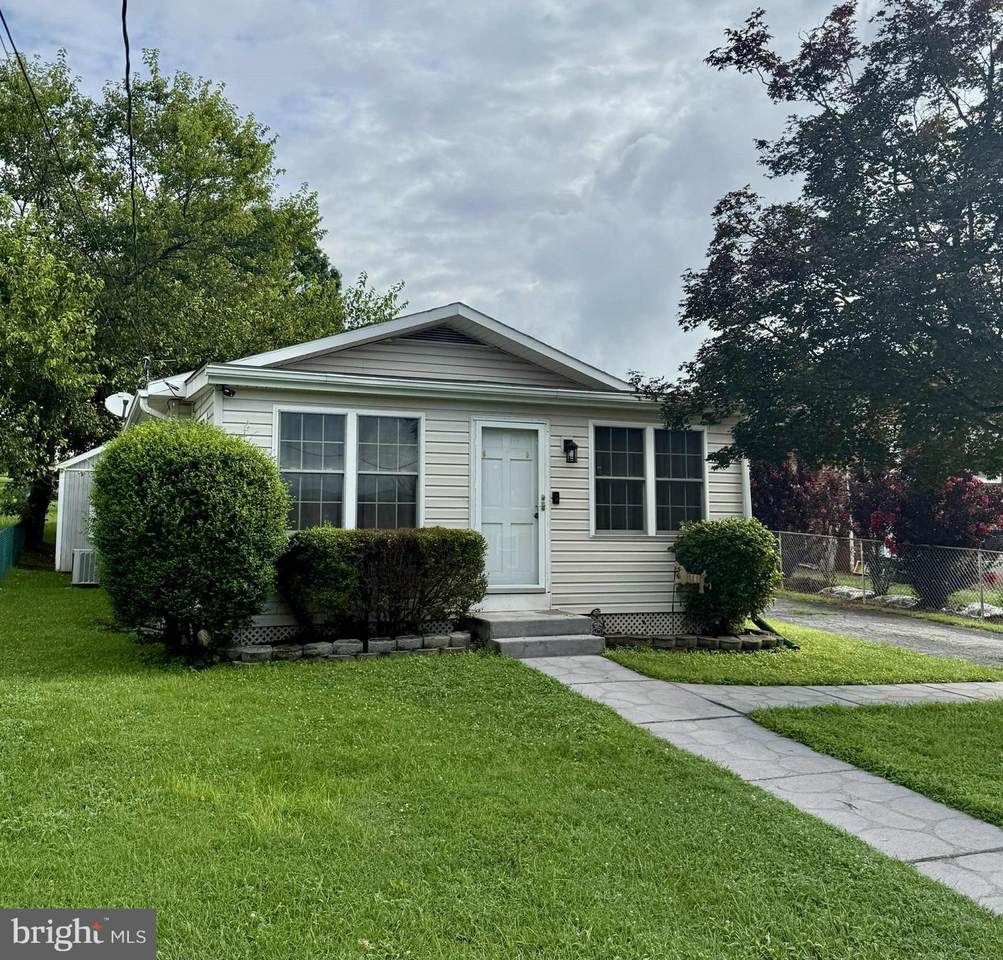 124 15TH Street - Photo 1
