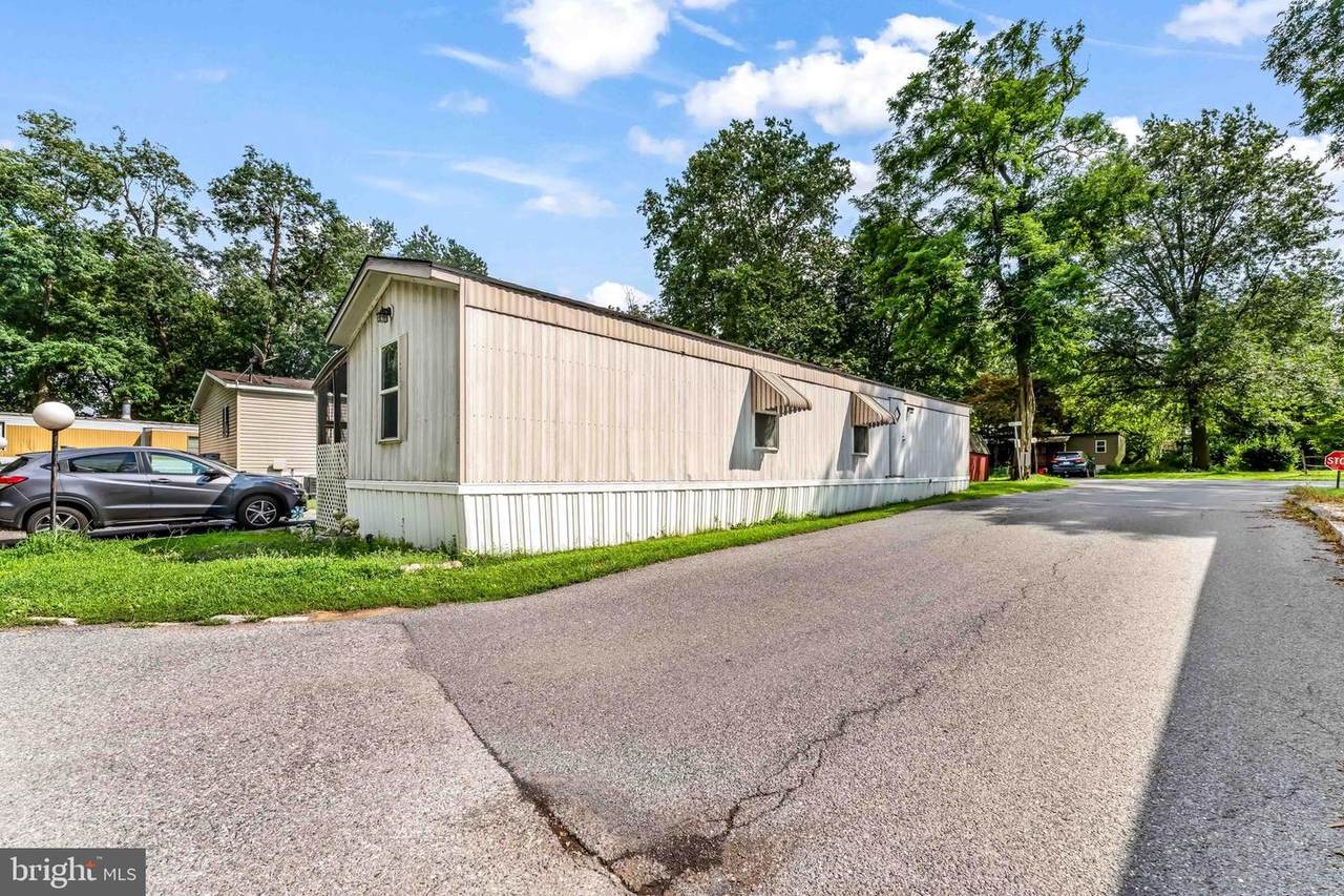 112 Gate Lane - Photo 1