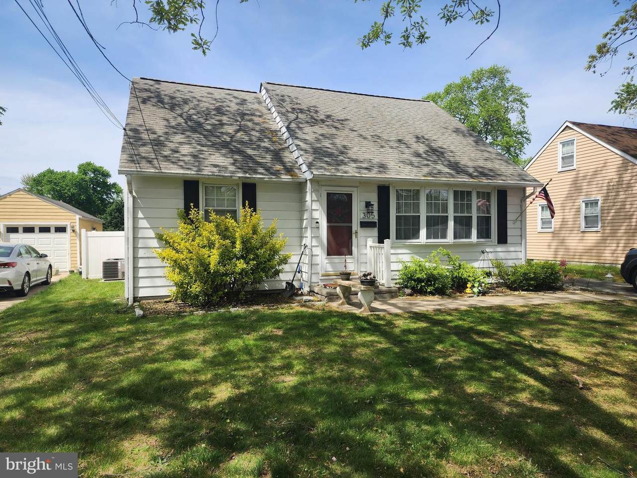 305 4TH Avenue - Photo 1