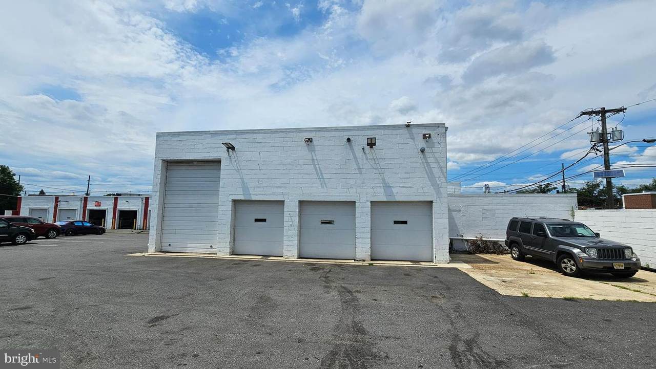 5910 Crescent Boulevard - Photo 1