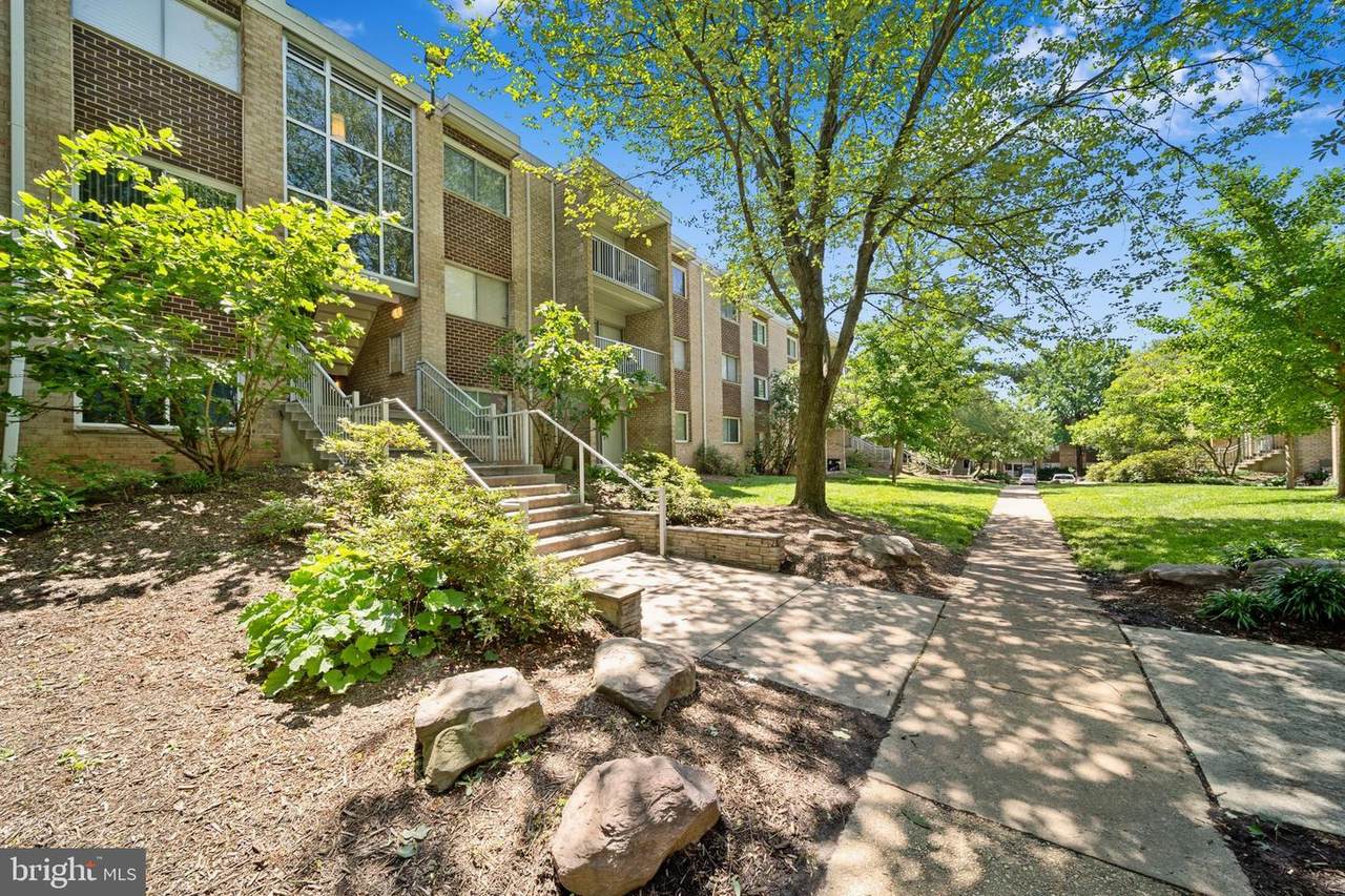 8002 Chanute Place - Photo 1