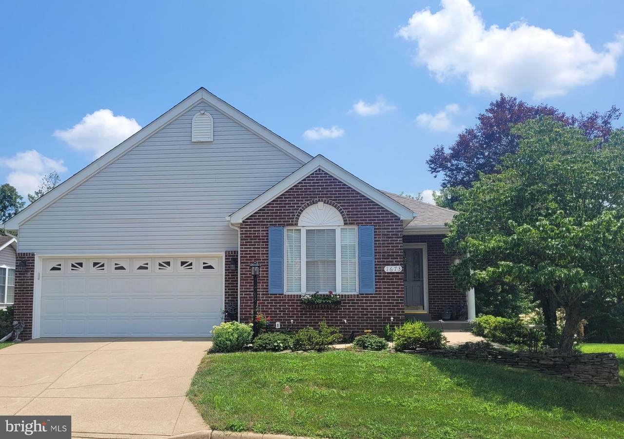 1673 Pin Oak Drive - Photo 1