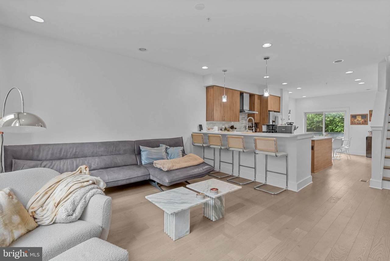 634 5TH Street - Photo 1