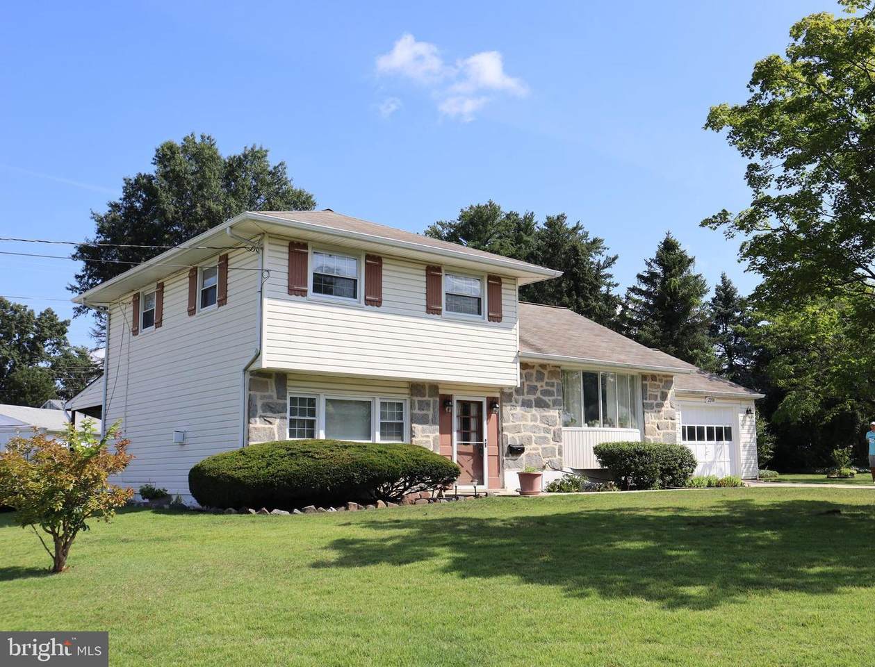 2208 Hope Lane - Photo 1