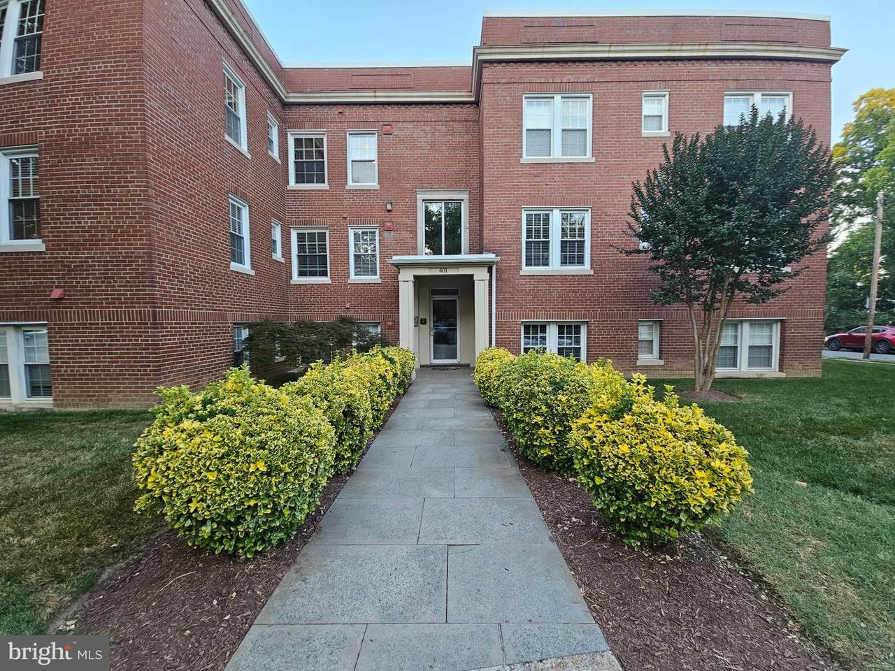 401-12 B Commonwealth Avenue - Photo 1
