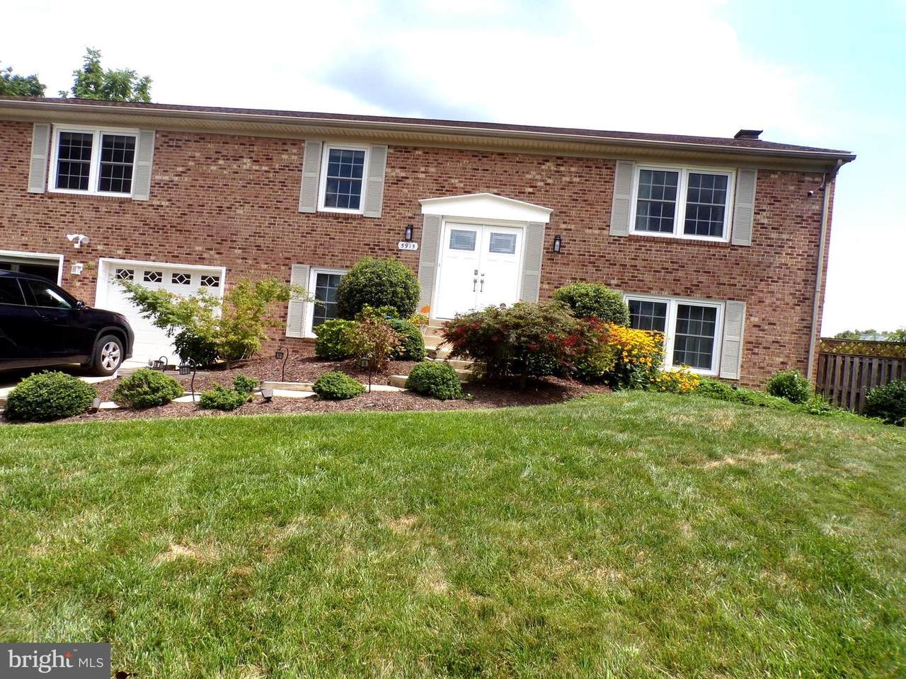 5915 Parkridge Lane - Photo 1