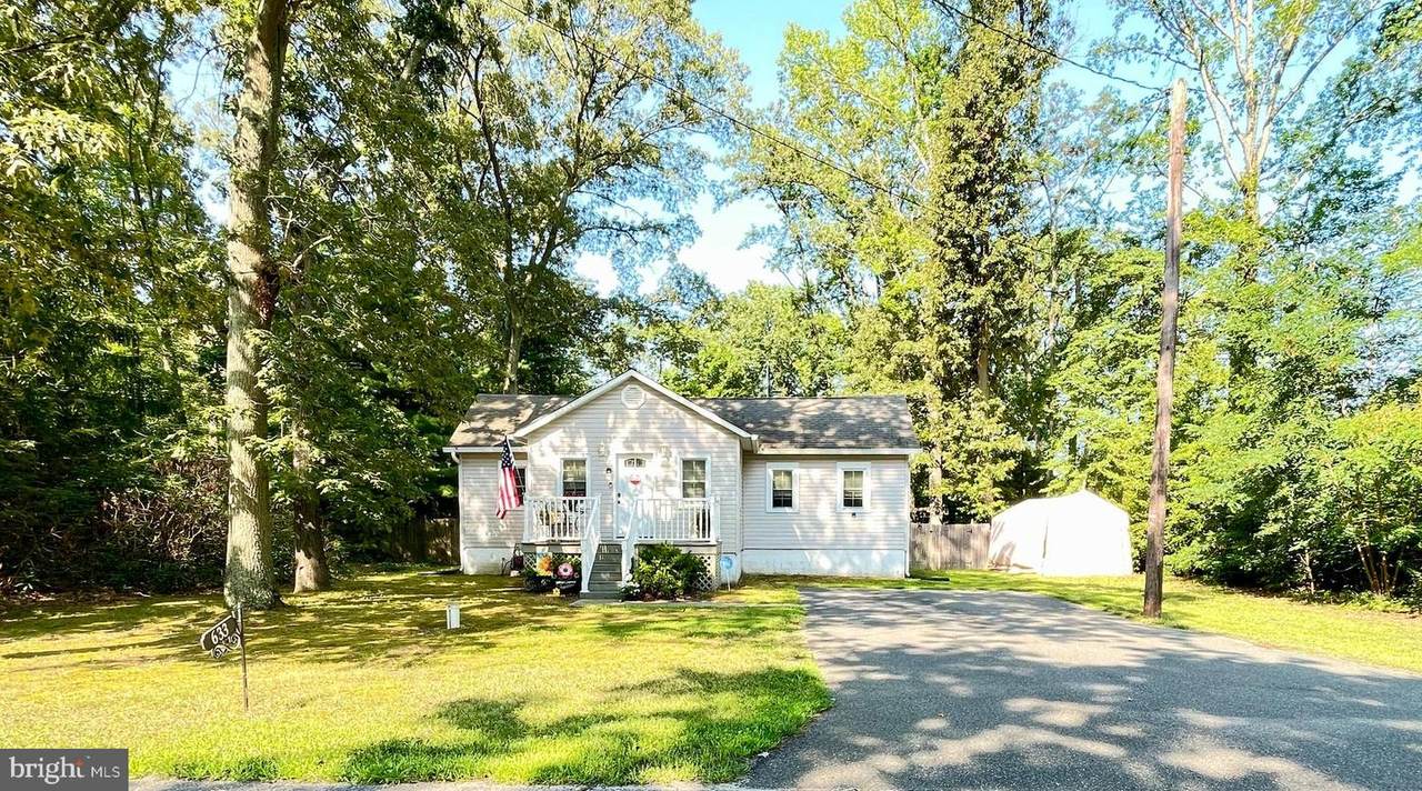 633 Roberts Avenue - Photo 1