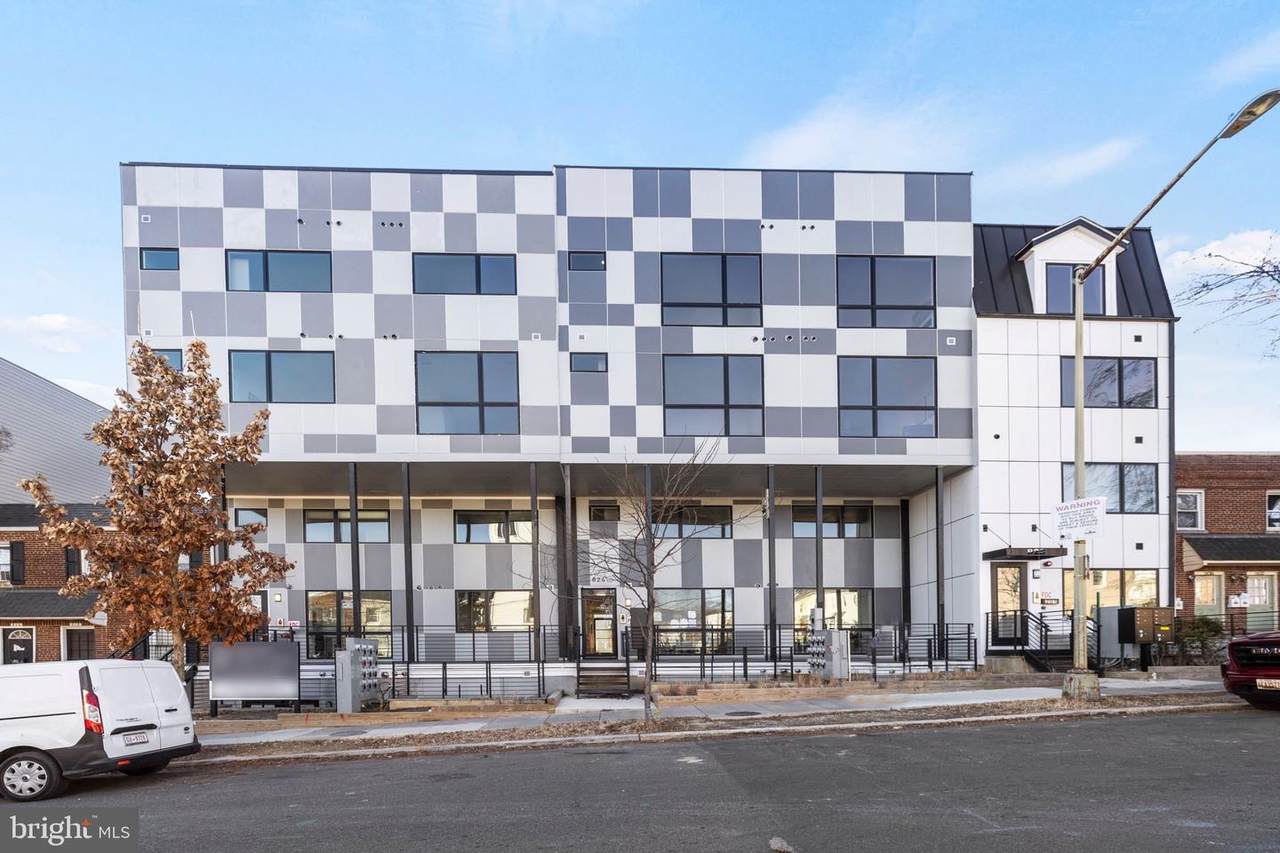 824 18TH Street - Photo 1