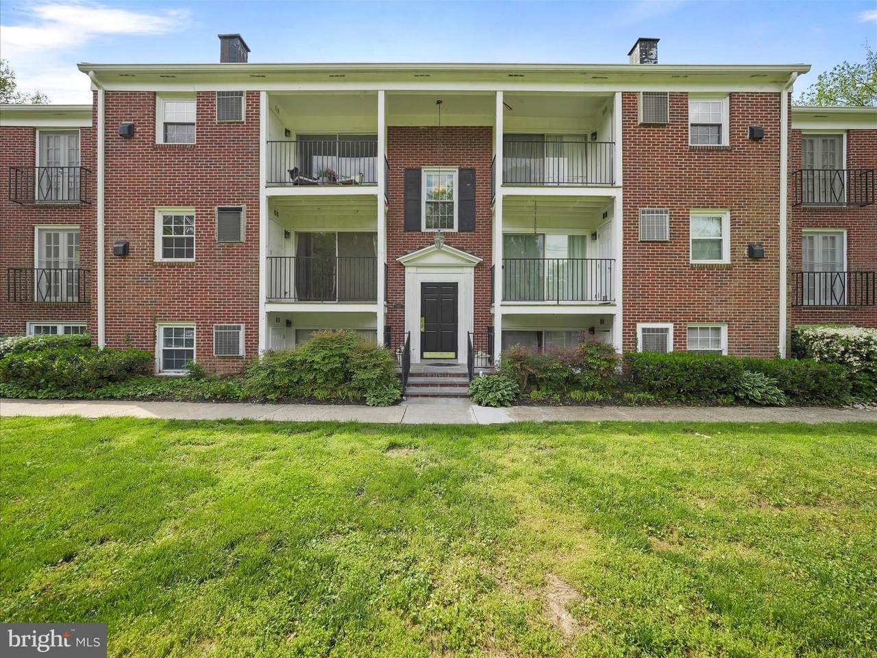 317 Homeland Southway - Photo 1