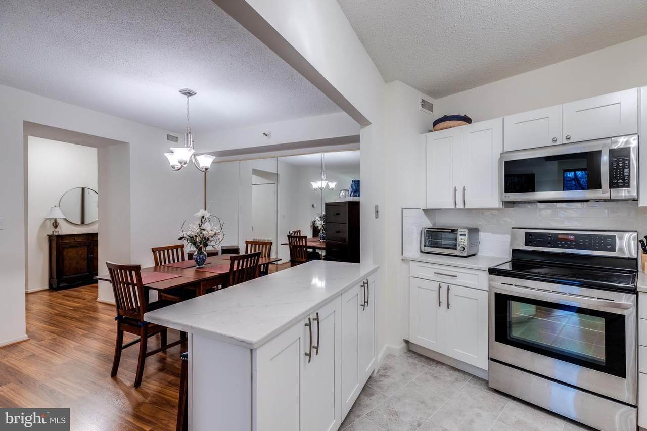 1600 Oak Street - Photo 1