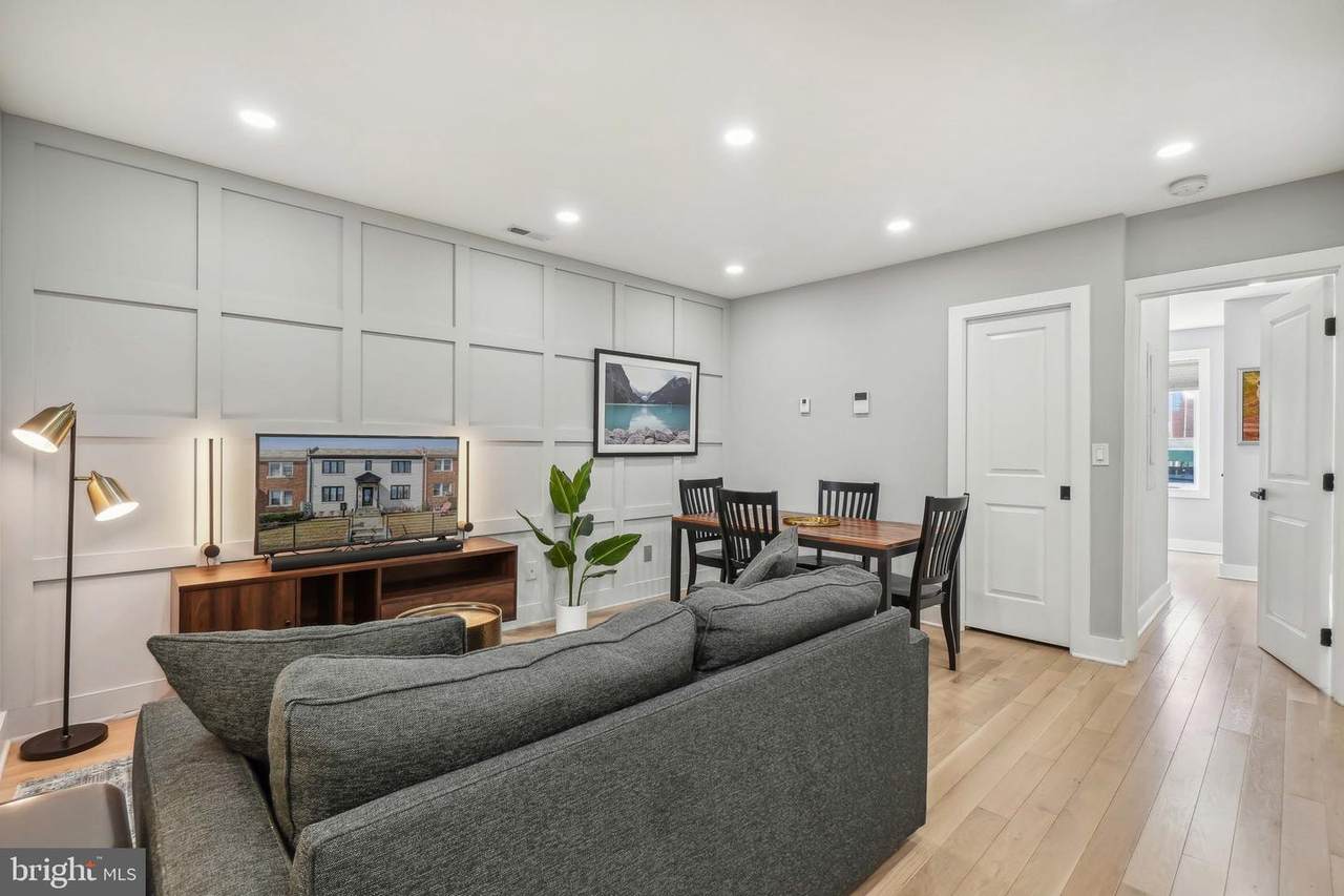1404 Holbrook Street - Photo 1