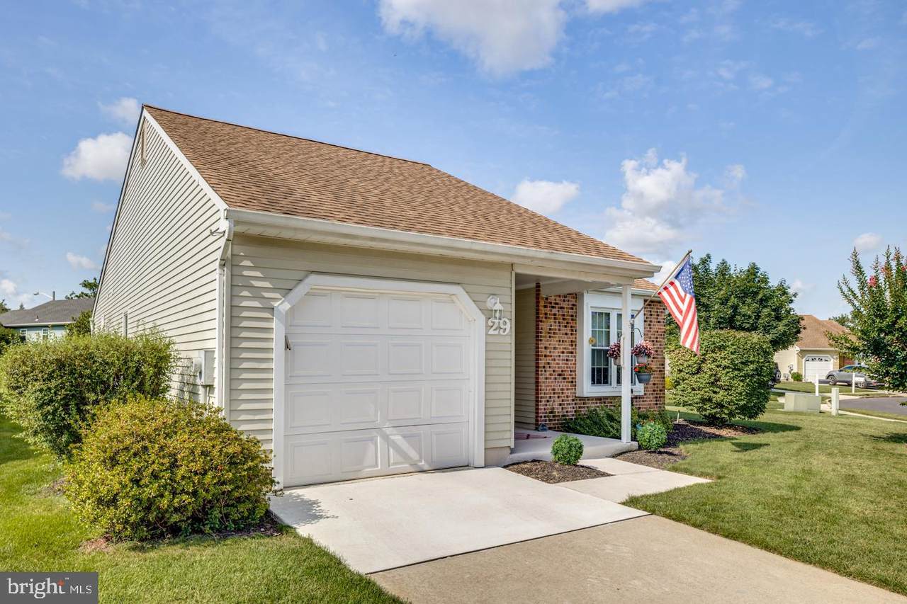 29 Bastian Drive - Photo 1