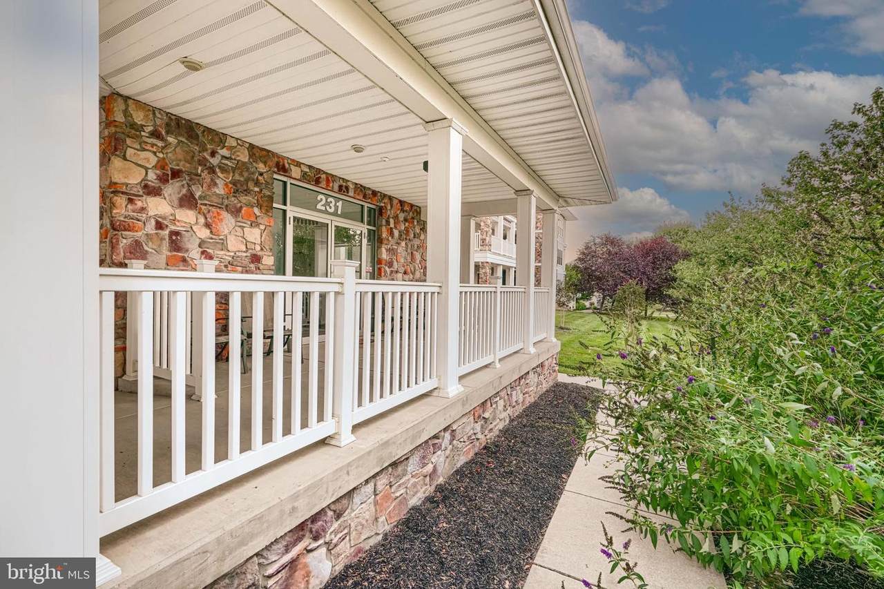 231 Roundhouse Drive - Photo 1