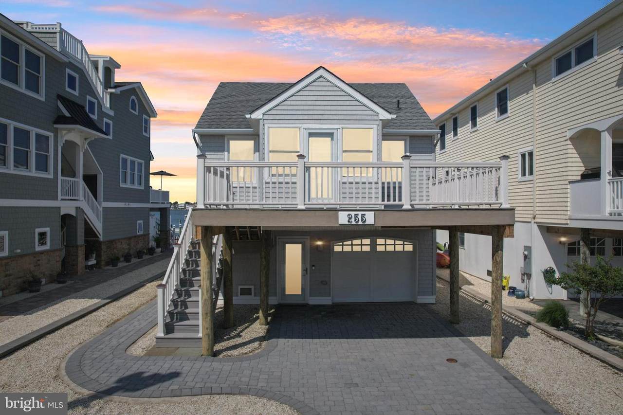255 27TH Street - Photo 1