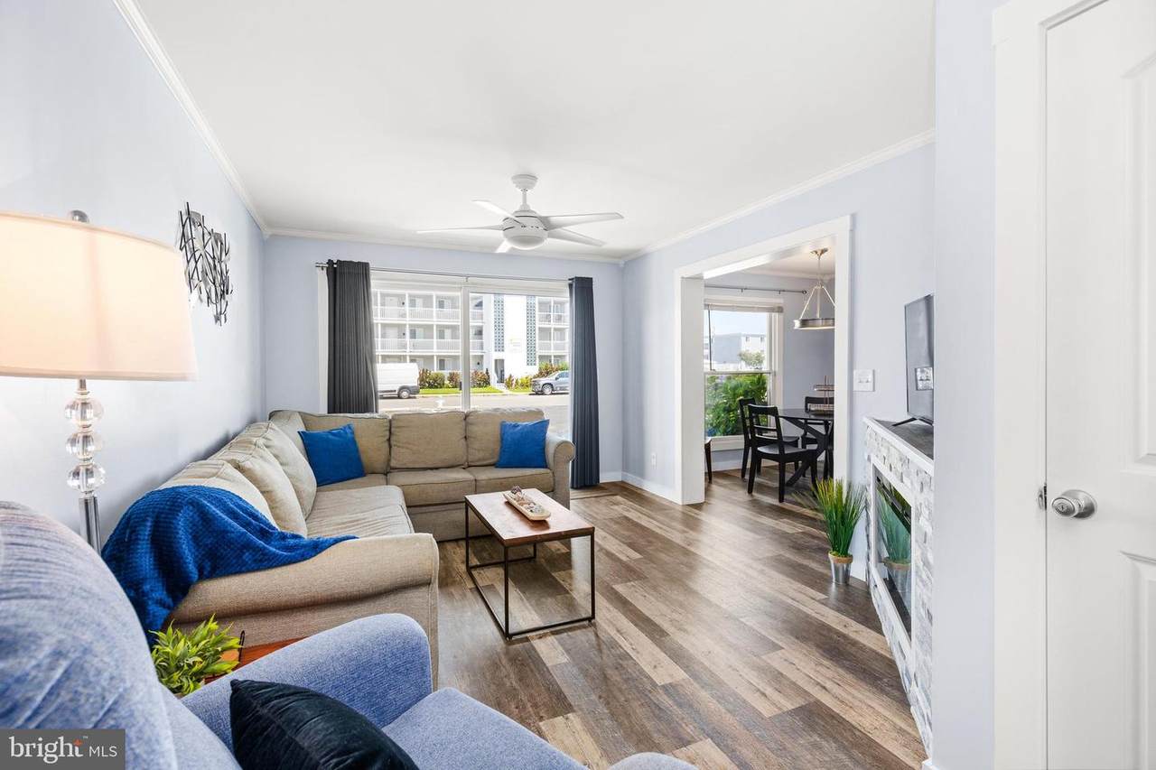 423 Lark Lane - Photo 1