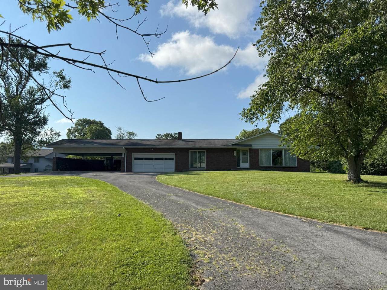 126 Harris Drive - Photo 1