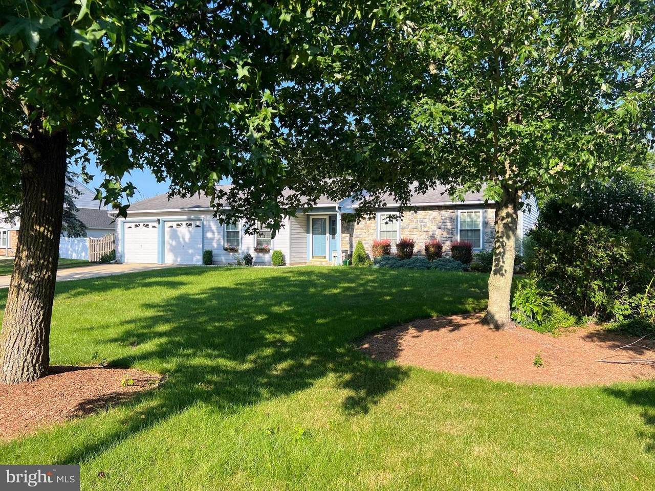 4 Woodstone Court - Photo 1