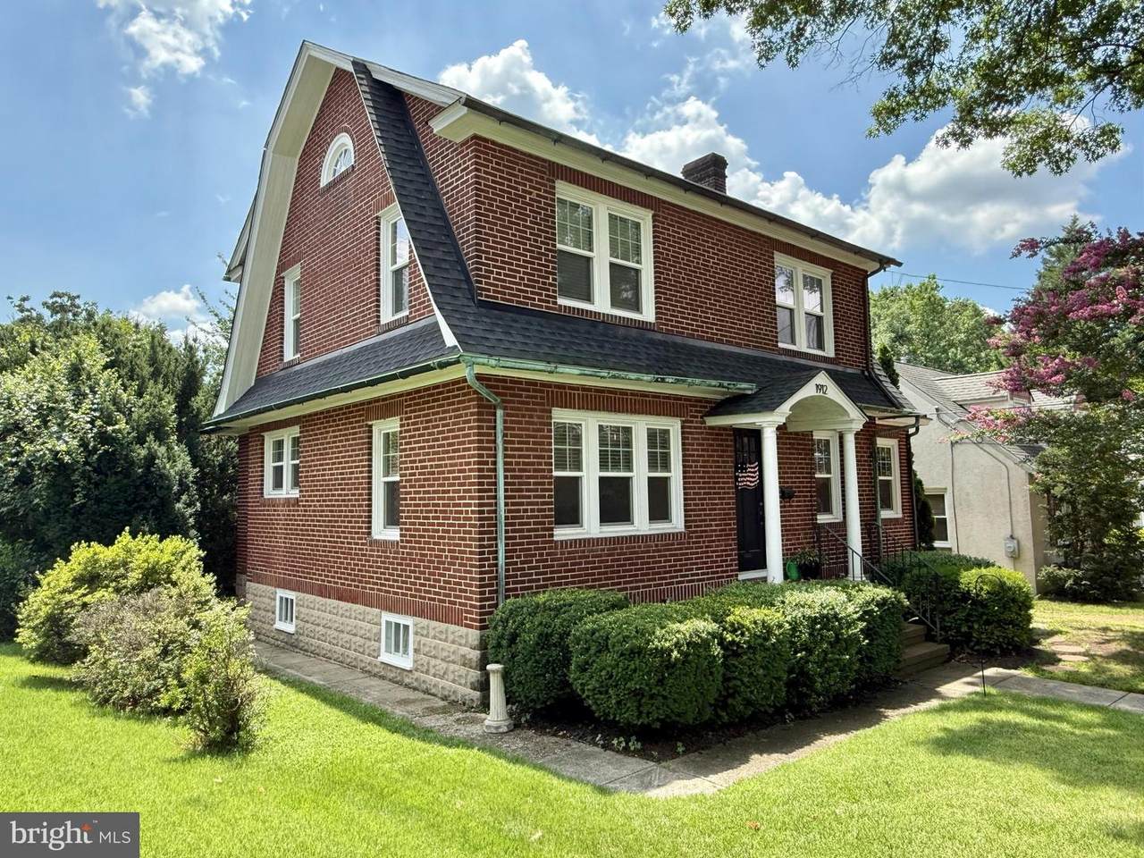 1912 Park Avenue - Photo 1